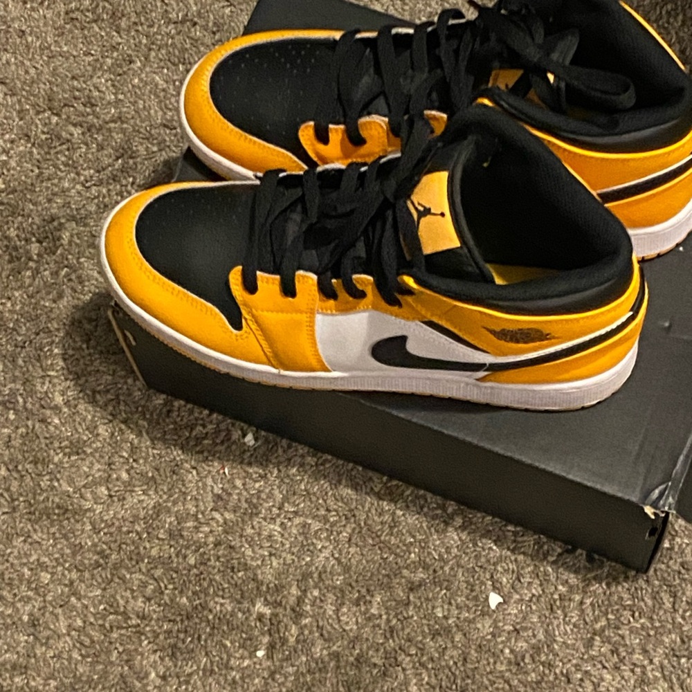 Nike Black and Gold Low-Top Sneakers